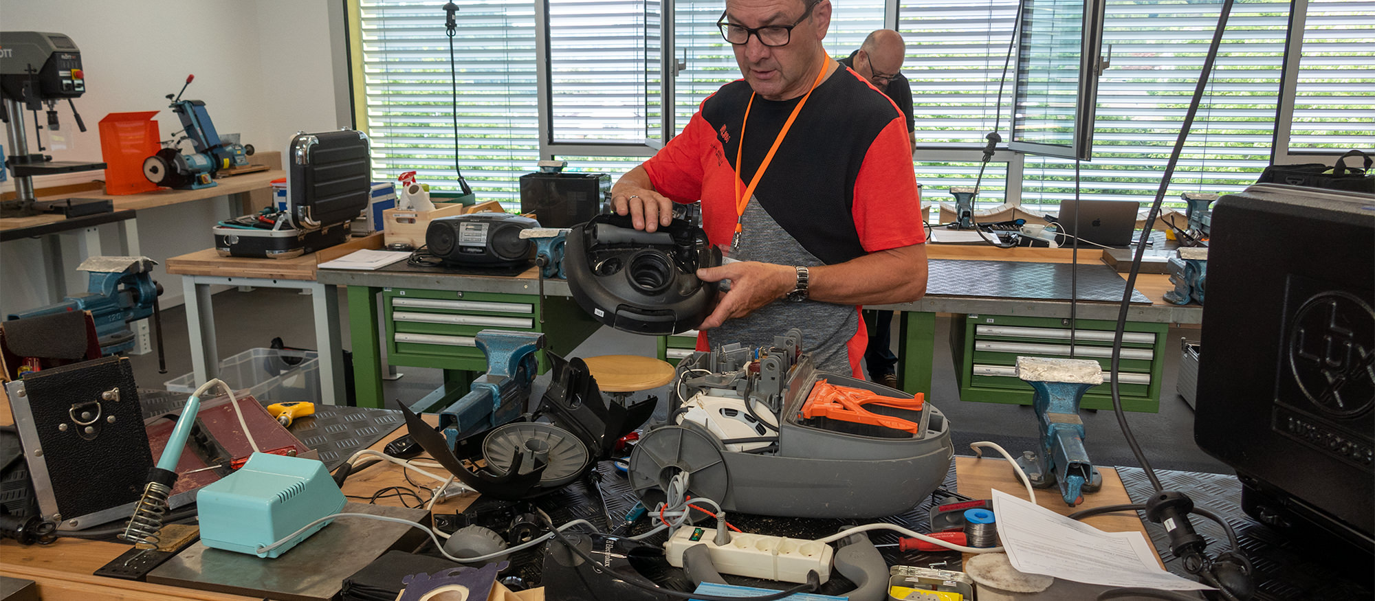 Repair-Café Tösstal - Staubsaugereparatur